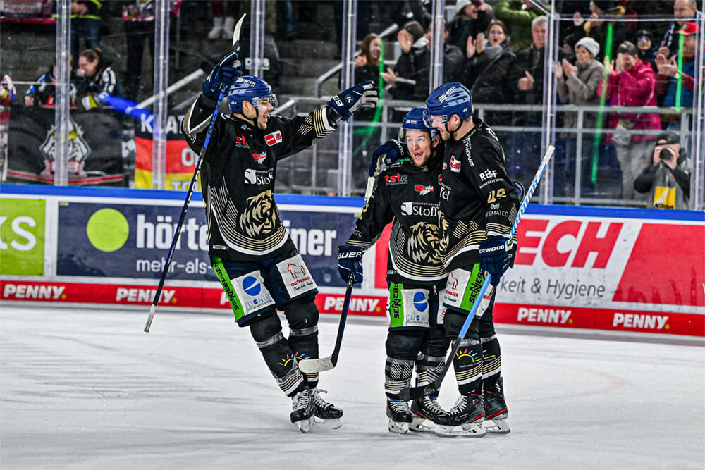 Starke Verteidigungsaktion der Staubing Tigers